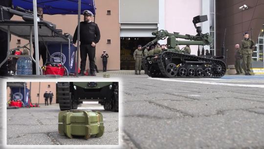 Robot ŁUKASIEWICZ na pokazie musztry w "Białej"