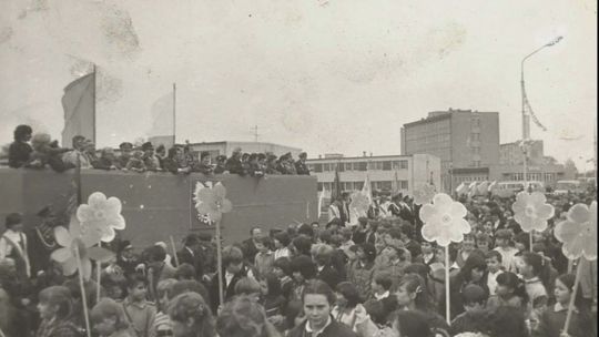 W okresie PRL-u pochody z okazji Święta Pracy były wielkim wydarzeniem [sonda]