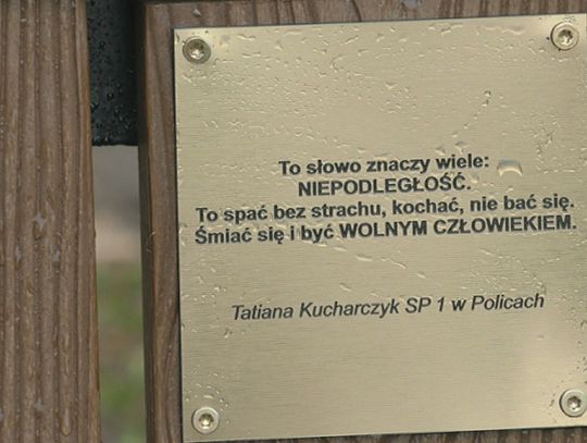 18 ławek upamiętniających setną rocznicę