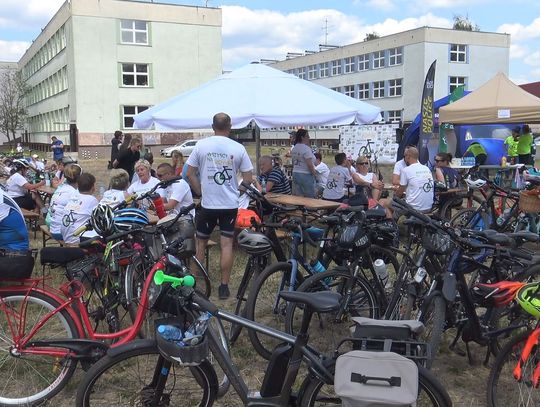 200 cyklistów wzięło udział w nowej imprezie "Wszyscy na rower"