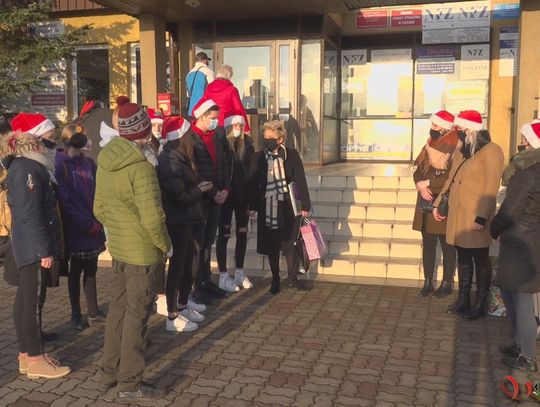 60 paczek świątecznych trafiło do osób samotnych, starszych i schorowanych