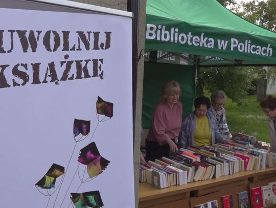 Akcja "Uwolnij książkę" w polickiej bibliotece