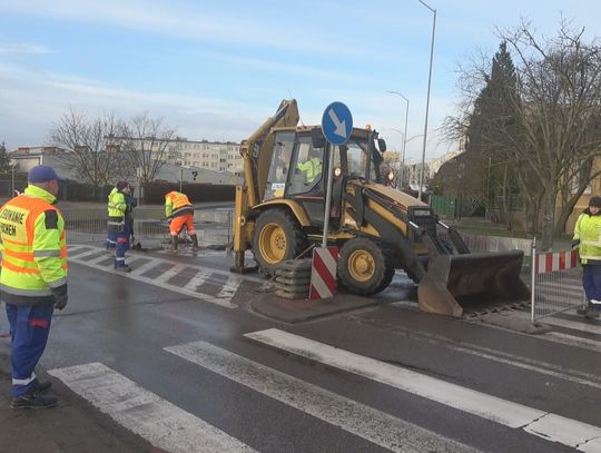 Awaria wodociągu przy polickim szpitalu. Zorganizowano zastępczy punkt poboru wody!