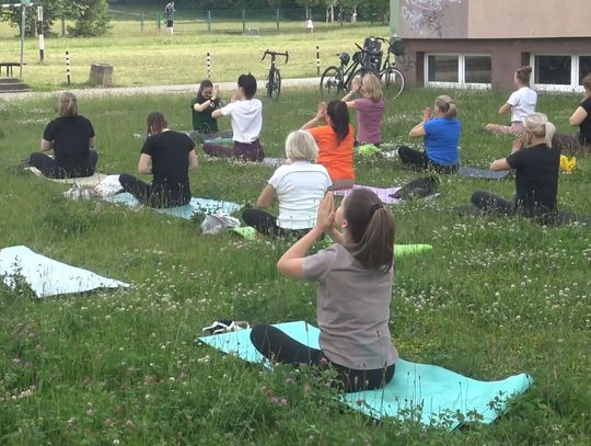 Joga w plenerze, dla każdego i za darmo