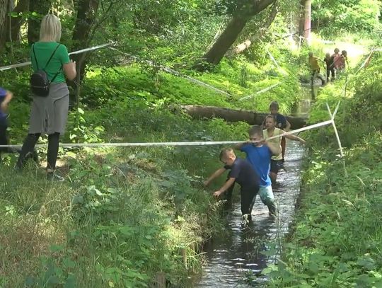 Kilkulatki w survivalu - mokre, brudne i szczęśliwe