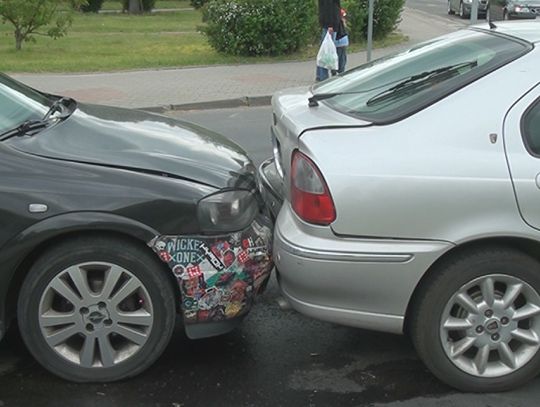 Kolizja 4 samochodów na Przybora