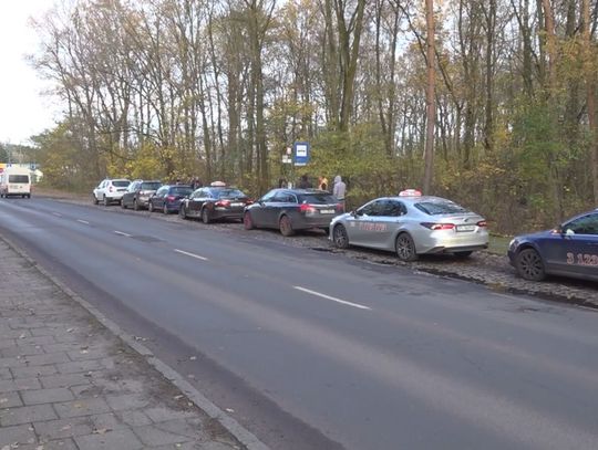 Kolizja 5 aut przy skrzyżowaniu ulic Tanowskiej i Piłsudskiego (21.11.2023)