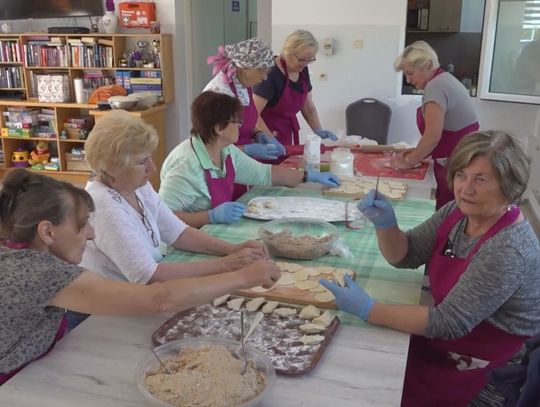 Lepią tysiące pierogów, które mają moc pomagania. Mowa o gospodyniach z Pilchowa