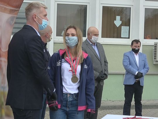 Mistrzynie Polski uroczyście udekorowane złotymi medalami