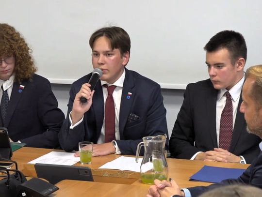 Młodzieżówka wchodzi do gry i chce mieć realny wpływ na Police