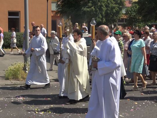 Największa w Policach procesja z okazji Bożego Ciała