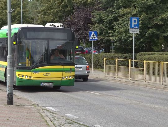 Niepunktualne kursy autobusów doskwierają pasażerom komunikacji miejskiej