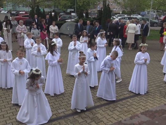 Odbyły się pierwsze Komunie Święte w parafii pw. św. Kazimierza. Trzecia tura w ostatnią sobotę maja