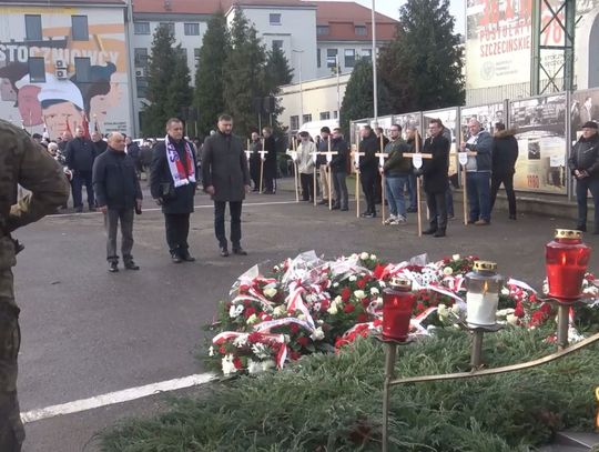 Policcy samorządowcy uczcili 53. rocznicę wydarzeń grudnia 1970 roku