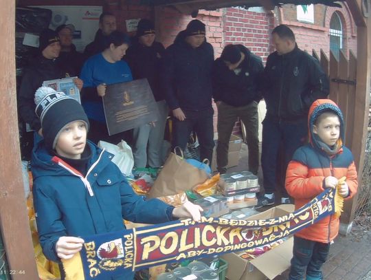 Policka paka dla bezdomnego zwierzaka: dary trafiły do szczecińskiego TOZ