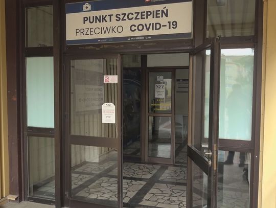 Powiat Policki wspiera akcję #szczepimysię. Wolne miejsca na szczepienia w polickim szpitalu