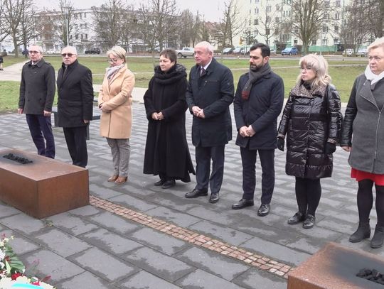 Przedstawiciele powiatu upamiętnili 51. rocznicę wydarzeń grudnia '70