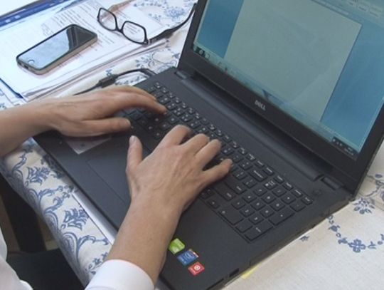 Samorządy zakupiły łącznie 70 laptopów do wypożyczenia dla uczniów