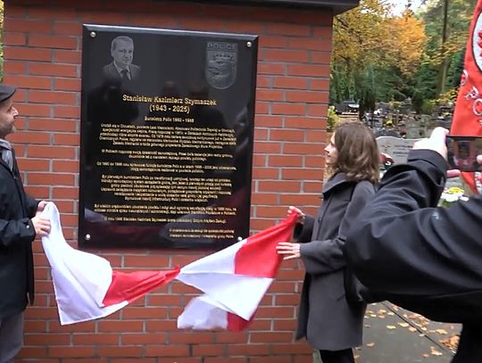 Tablica pamięci Stanisława Szymaszka na polickiej nekropolii