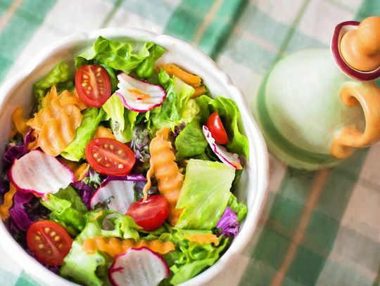 Twoje jelita to Twój drugi mózg. Jak dieta wpływa na mikrobiotę, nastrój i odporność?