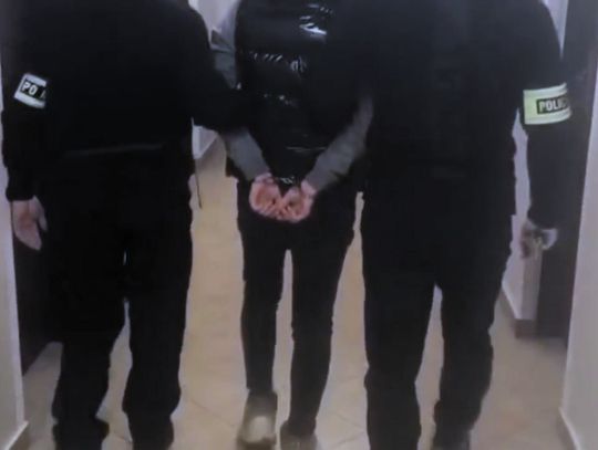 Udana akcja kryminalnych z Polic i Szczecina. Broń, narkotyki i 10 lat odsiadki