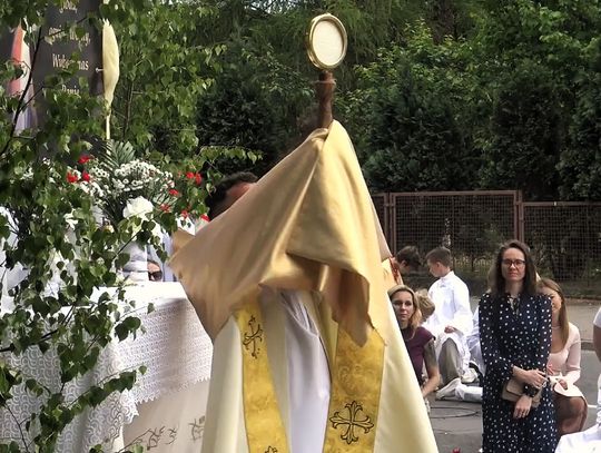 Ulicami Starych Polic przeszła tradycja. Boże Ciało zgromadziło wiernych
