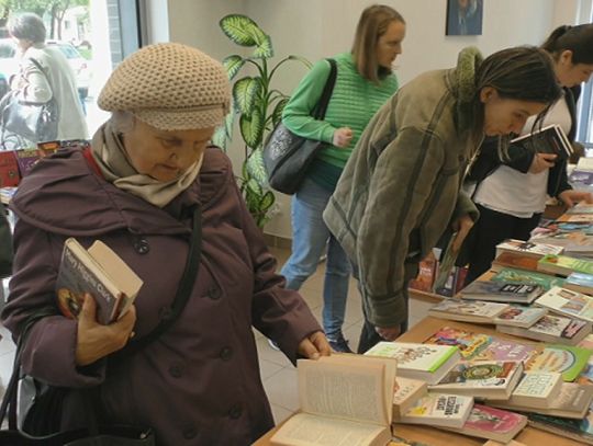 &quot;Uwolniono&quot; 30 kartonów książek