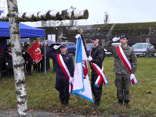 W sąsiedztwie ruin fabryki benzyny syntetycznej oddano hołd ofiarom niemieckich obozów pracy