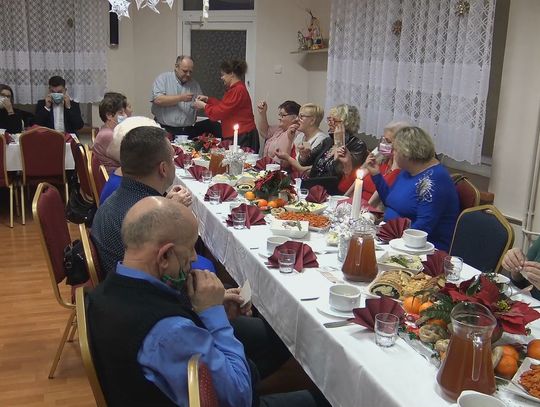 Wigilijne spotkanie w Radzie Osiedla nr 2. Wspólny posiłek i śpiewanie kolęd