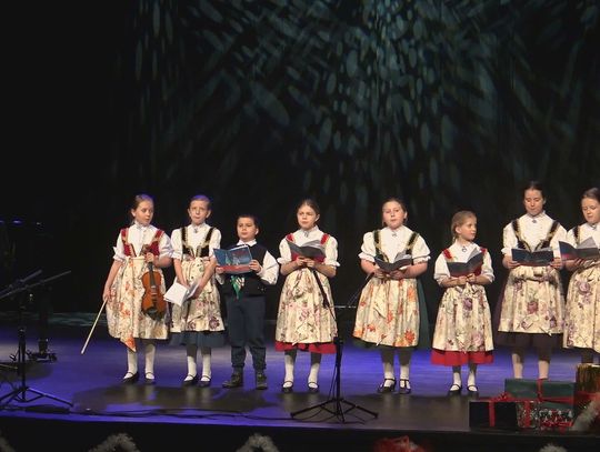 Wspólnym kolędowaniem Miejski Ośrodek Kultury w Policach pożegnał stary rok