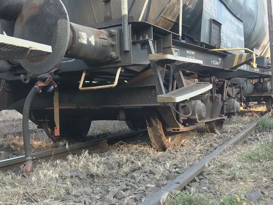 Wykolejenie pociągu w Skolwinie. Nieczynny przejazd i zniszczone 5 km torów