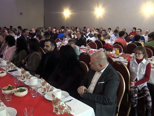 Zasiedli przy wspólnym stole i przeżyli święta w szczególny sposób. I nie chodzi o prezenty