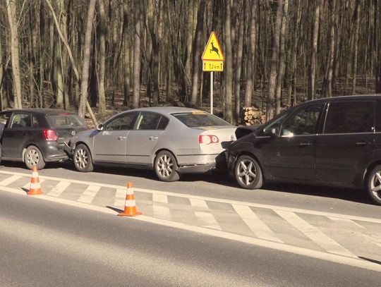 Zderzenie czterech aut osobowych w Przęsocinie (7.03.22)