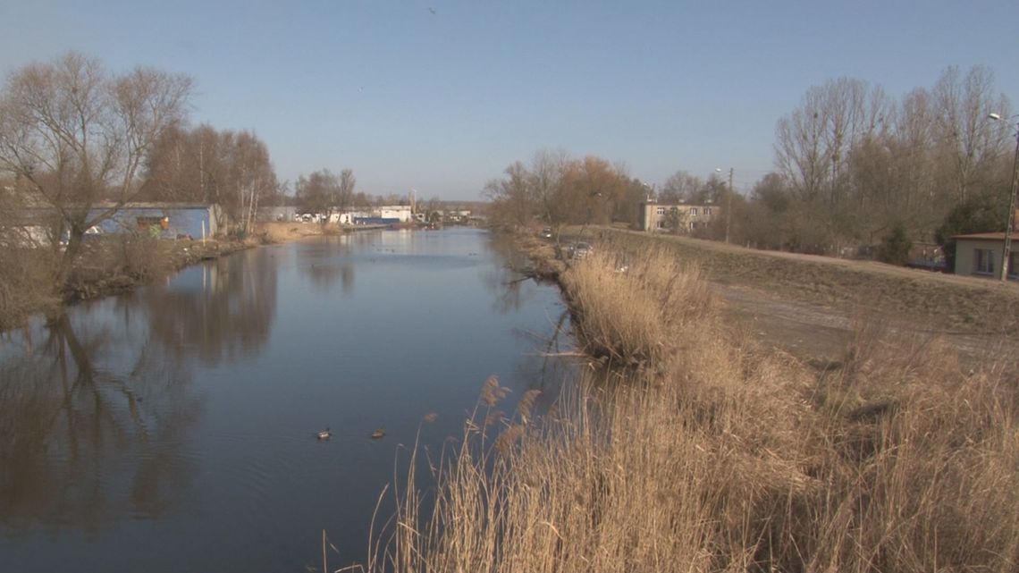 Łarpia regularnie zaśmiecana