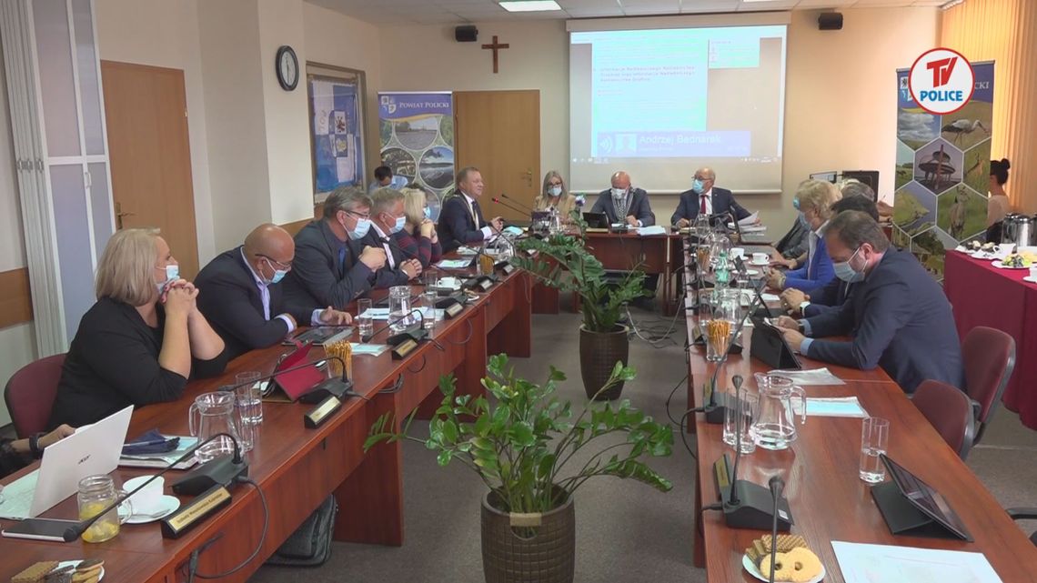 XX sesja Rady Powiatu w Policach 28.08.20