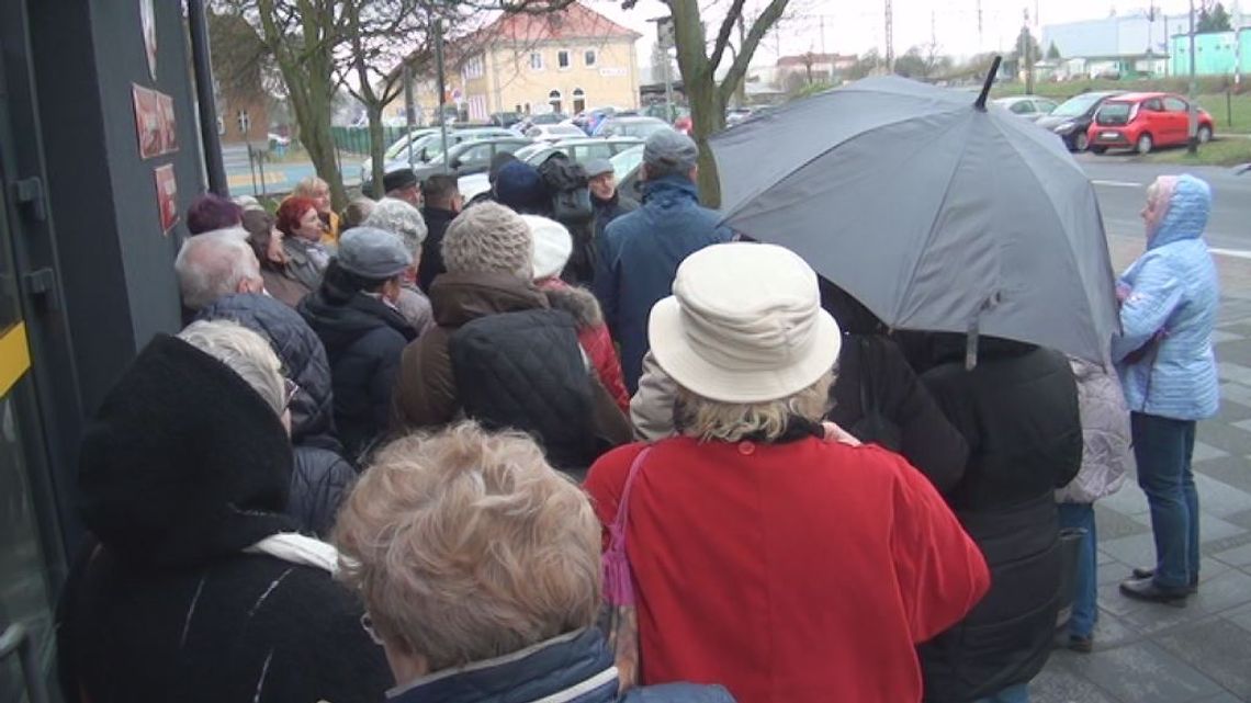 &quot;Zmiana systemu gospodarowania odpadami najbardziej uderzy w nas&quot;- żalą się emeryci